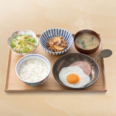 ハムエッグ牛小鉢定食