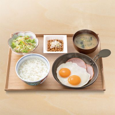 Wハムエッグ納豆定食